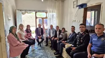 Şehit babalarına anlamlı ziyaret