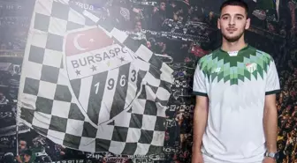 Bursaspor Altyapısından Üç Genç Yıldızla Profesyonel Sözleşme İmzaladı