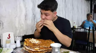 Elazığlı Genç İştahıyla Şaşırtıyor: 15 Lahmacun ve Yemek Yarışları