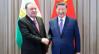 Xi Jinping ve İmamali Rahman Astana'da Görüştü
