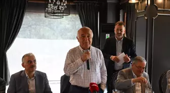 Cemil Çiçek'ten Siyaset ve Ekonomi Üzerine Eleştiriler