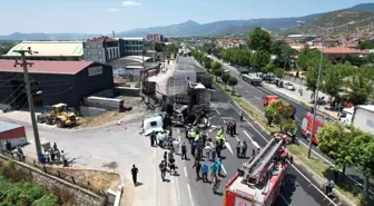 Sakarya'da Tır Kazası: 1 Ölü, 2 Yaralı