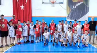 Down Sendromlular Basketbol Milli Takımı, Yeşim Spor Kulübü’nü Ziyaret Etti