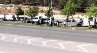Gaziantep'te yayaya çarpan işçi servisine başka servis çarptı: 1'i ağır 4 yaralı