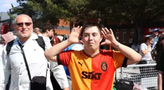 Eskişehir'e Hac Kafilesinin Dönüşü: Emre'nin Sevinci Gözlere Doldurdu