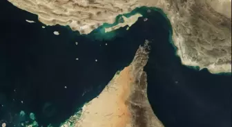 Hürmüz Boğazı'nda petrol tankerleri çarpıştı