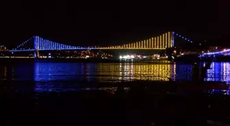 Fenerbahçe Beko'nun Şampiyonluğu Boğaz Köprülerine Yansıtıldı