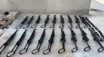 Şanlıurfa'da Silah Kaçakçılarına Operasyon: 8 Gözaltı, Çok Sayıda Silah Ele Geçirildi