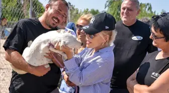 Ajda Pekkan, Bursa'da HEPAD Pati Bahçesi'ni Ziyaret Etti