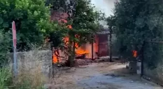 Antalya'da Müstakil Ev ve Traktör Yangınında Can Kaybı Yok