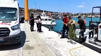 Ayvalık'ta Gezi Teknesinde Rahatsızlanan Yolcu Hastaneye Kaldırıldı