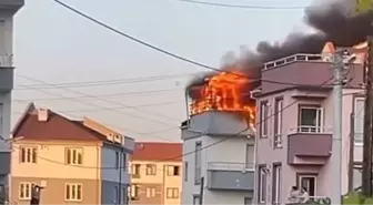 Bursa'da 3 Katlı Apartmanda Yangın Çıktı