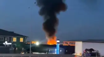 İnegöl'de Geri Dönüşüm Tesisi Yangını Kontrol Altına Alındı