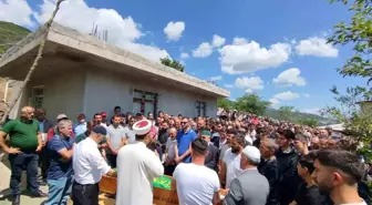 Kahramanmaraş'ta Yıkım Sırasında Enkaz Altında Kalan Kepçe Operatörü Toprağa Verildi