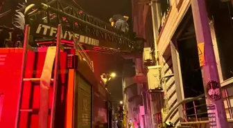Balıkesir'de 3 Katlı Binada Yangın