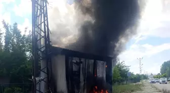 Van'ın Erciş İlçesinde Elektrik Trafosunda Yangın Çıktı