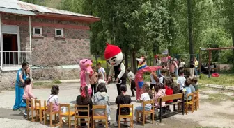 Fen Lisesi Öğrencilerinden Anlamlı Köy Okulu Şenliği