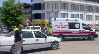 İznik'te Otomobil ile Motosiklet Çarpıştı, 1 Yaralı