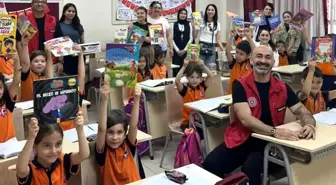 Köşk MYO Öğrencilerinden Anlamlı Kitap Bağışı