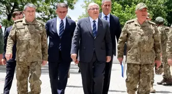 Milli Savunma Bakanı Yaşar Güler, İran sınırına çıkarma yaptı