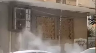 Kızıltepe'de Park Halindeki Araba Alev Aldı, Çevredekiler Müdahale Etti