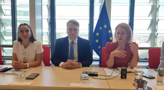 AB Komisyonu'ndan Türkiye'ye İnsan Hakları Uyarısı