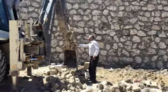 Gölbaşı'nda Deprem Sonrası Tadilat Çalışmaları Devam Ediyor