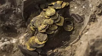 Filmlere konu olacak haber! İnşaat işçileri hazine buldu, 1 adet altın verdikleri arkadaşları...
