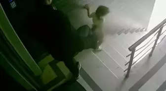Baba, 3 Yaşındaki Kızını Merdivenden Tekmeleyerek Düşürdü, Tutuklandı