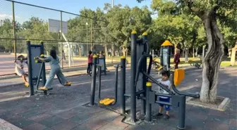 Siirt'te Çocuk Spor Aletine Parmak Sıkıştırdı