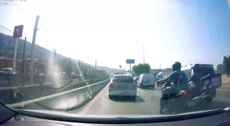Bursa'da Motosiklet Çarpışması: Kazanın Anı Araç Kamerasında