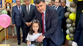 Ankara'da Öğrenciler Karnelerini Aldı