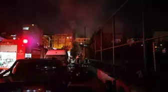 Bahçelievler'de Oto Tamirhanesinde Yangın: Çok Sayıda Araç Kül Oldu