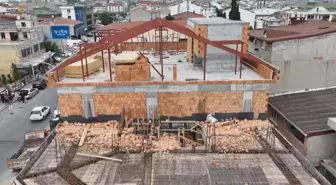 Başakşehir'de İnşaatta Duvar Çökmesi: 1 İşçi Yaralandı