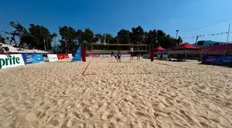 İzmir Uluslararası Plaj Voleybolu Turnuvasına Ev Sahipliği Yapıyor