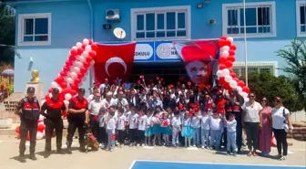 Jandarma, Öğrencilerin Karne Sevinçlerine Ortak Oldu