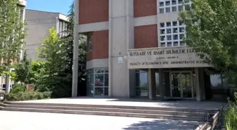 ODTÜ Mezuniyet Töreninde Dansöz Krizi