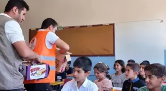 Öğrencilerin Karne Heyecanına Dondurma ve Kek İkramıyla Ortak Oldular
