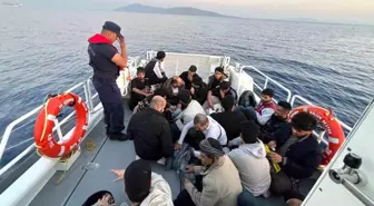 Yunanistan'dan Türk Karasularına Iterilen 23 Düzensiz Göçmen Kurtarıldı