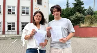 Bursa'da Anne ile Oğul YKS'ye Birlikte Girdi