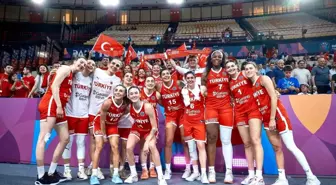 Bakan Bak'tan Kadın Basketbol Takımına Tebrik