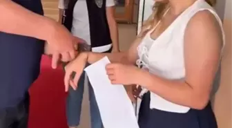 Belediye Başkanı, Sınav Adayının Takısını Penseyle Keserek Kurtardı