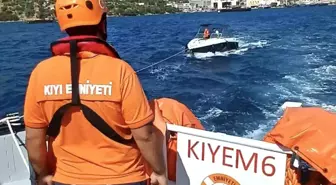 Bodrum Limanı'nda Sürüklenen Tekne Kurtarıldı
