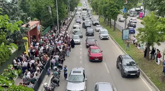 Bursa'da YKS Heyecanı: Adayların Yardımına Polis Ekipleri Yetişti