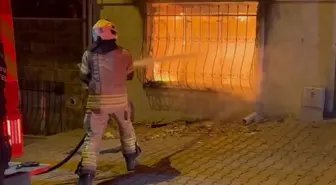 Esenyurt'ta Yangın: 14 Kişi İtfaiye Tarafından Kurtarıldı