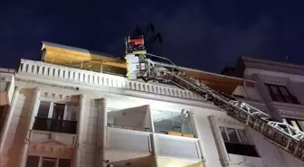 Esenyurt'ta Bodrum Katındaki Yangın Paniğe Neden Oldu