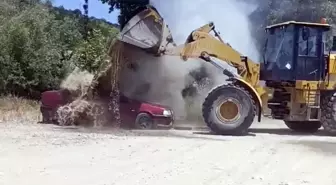 Zonguldak'ta Park Halindeki Otomobil Alev Aldı