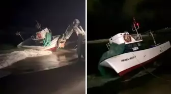 Sakarya Nehri ağzında tekne karaya oturdu