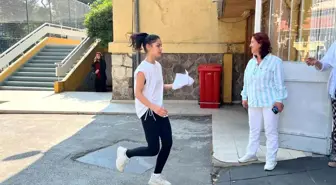 YKS Maratonu Başladı: İzmir'de Adaylar Son Anda Sınava Yetişti