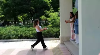 Eskişehir'de YKS AYT Sınavına Son Anda Yetişen Öğrenciler Panik Yaşadı